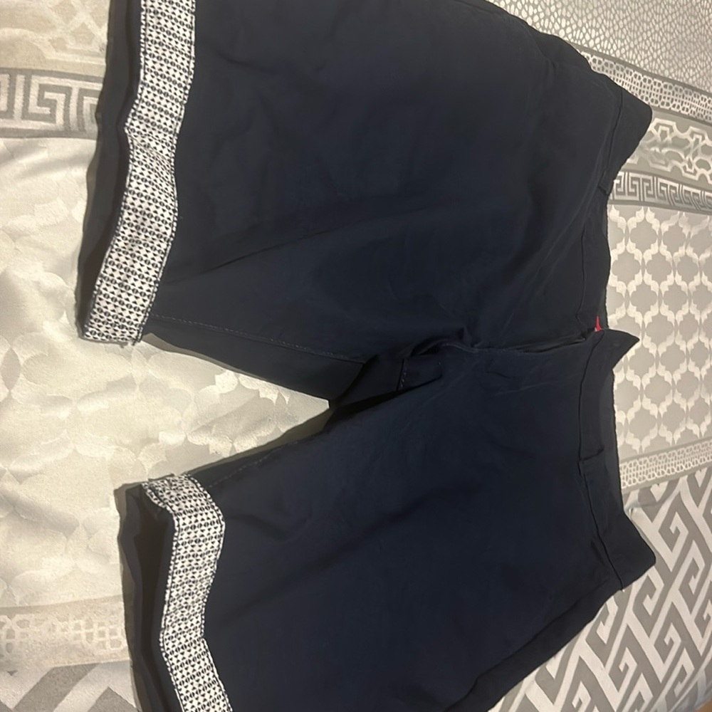 Men’s Guess Shorts.EUC
